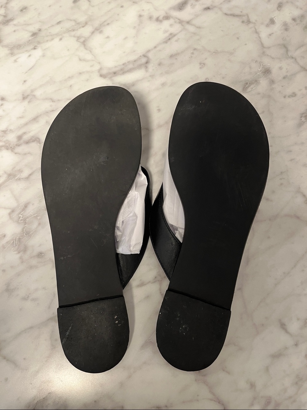 Tory Burch Black Leather Thong Sandals with Gold Logo Disc - Picture 3 of 4